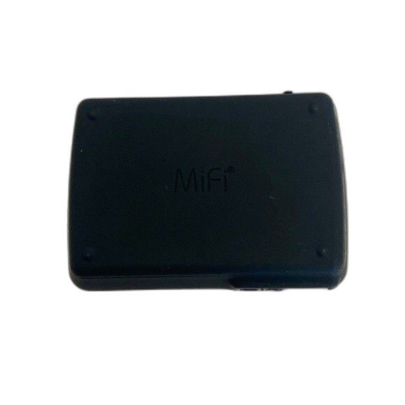 Lots of 2 Verizon Jet Packs 4G LTE MiFi Mobile Hot Spot, Model 6620L - Picture 2 of 4